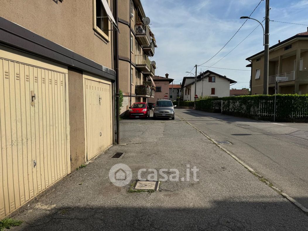 Garage/Posto auto in Vendita in Via Giacomo Puccini a Ponte San Pietro