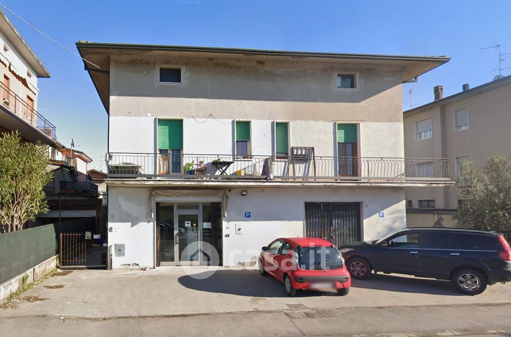 Stabile / Palazzo in Vendita in Via Gramsci 17 a Castel Mella