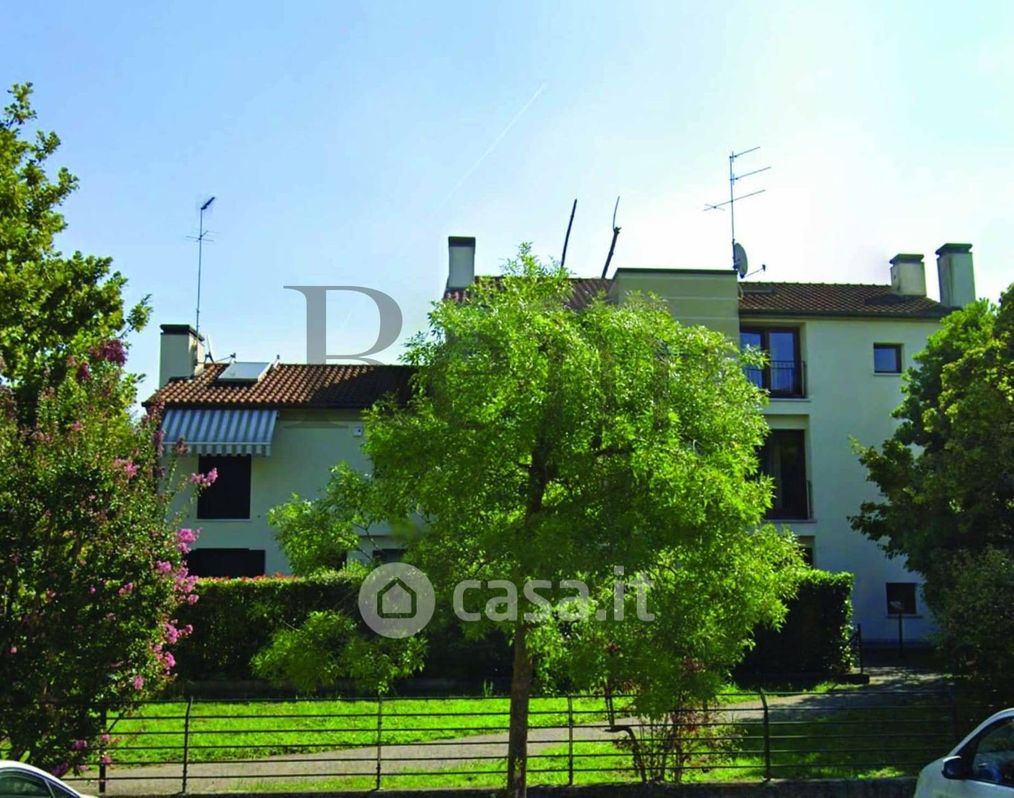 Appartamento in Vendita in Via Ghirada 100 a Treviso