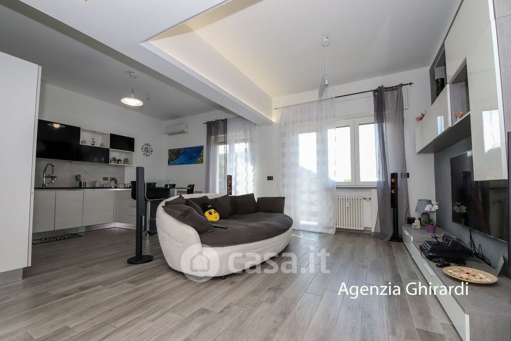 Appartamento in Vendita in Via Lodovico Calda 3 G a Genova