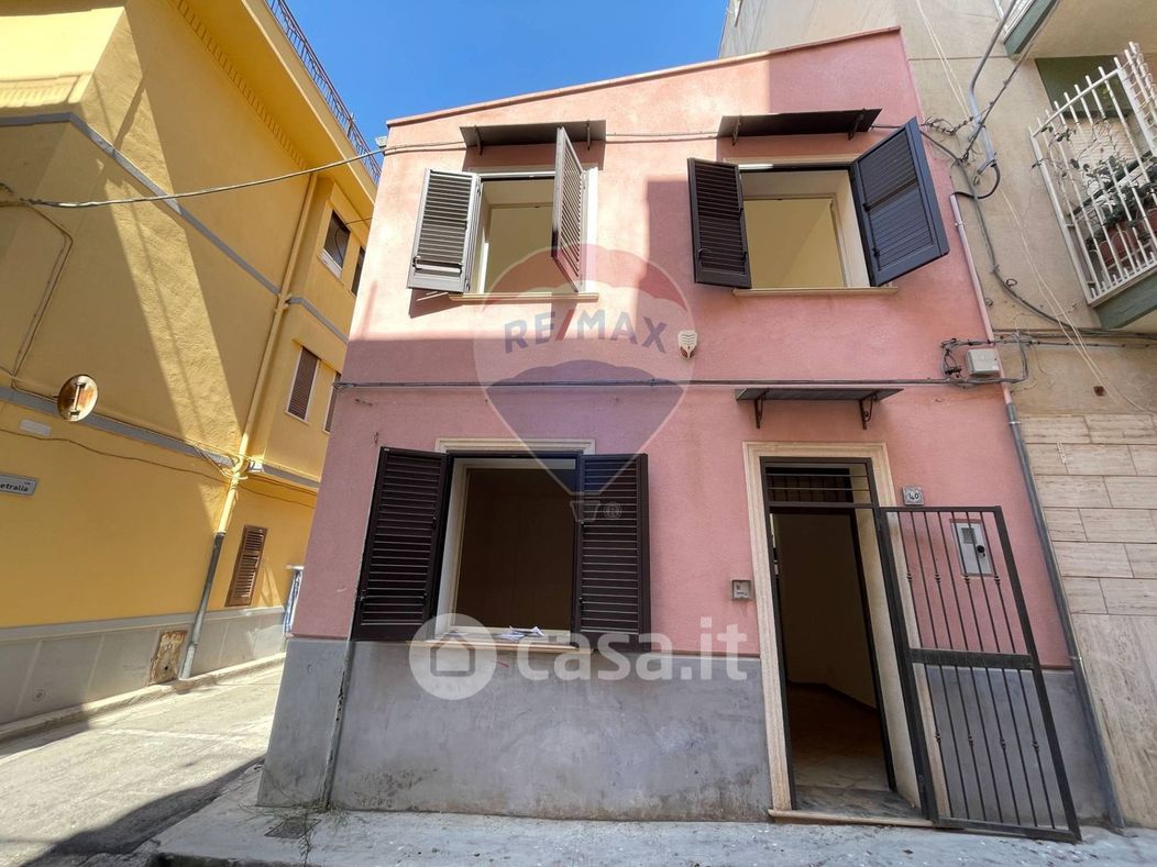 Casa indipendente in Vendita in Via Vittorio Veneto 40 a Bagheria