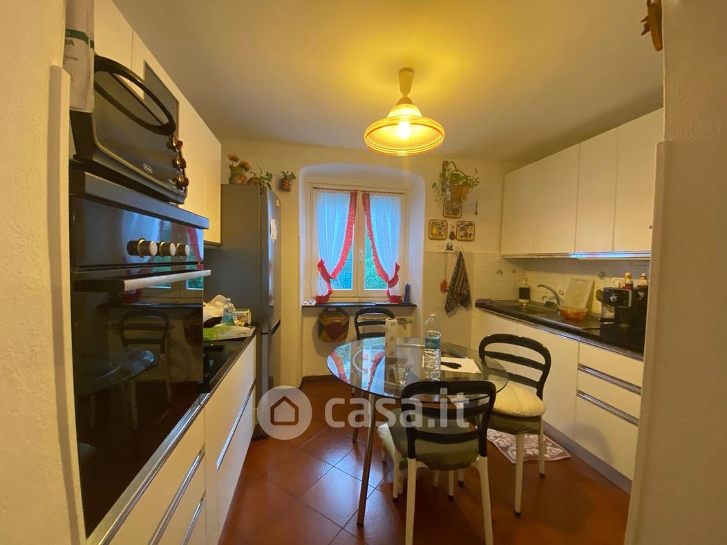 Appartamento in Vendita in Via Caderiva a Genova