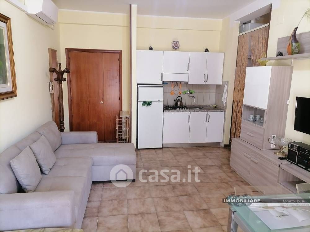 Appartamento in Affitto in Via Calabria 16 a Alba Adriatica