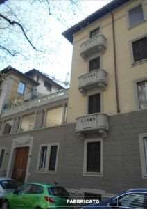 Appartamento in Vendita in Via Giovanni Pascoli 4 a Milano