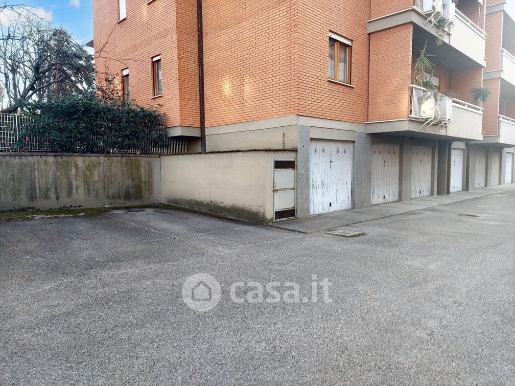 Garage/Posto auto in Vendita in Via Monte Cervino 16 a Viterbo