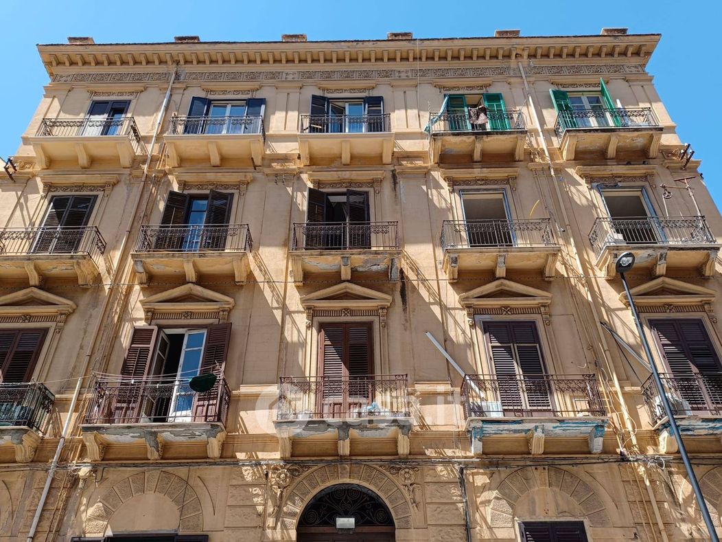 Appartamento in Vendita in Via Rocco Pirri 11 a Palermo