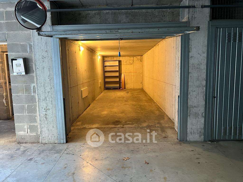 Garage/Posto auto in Vendita in Via Cervino 6 a Seriate