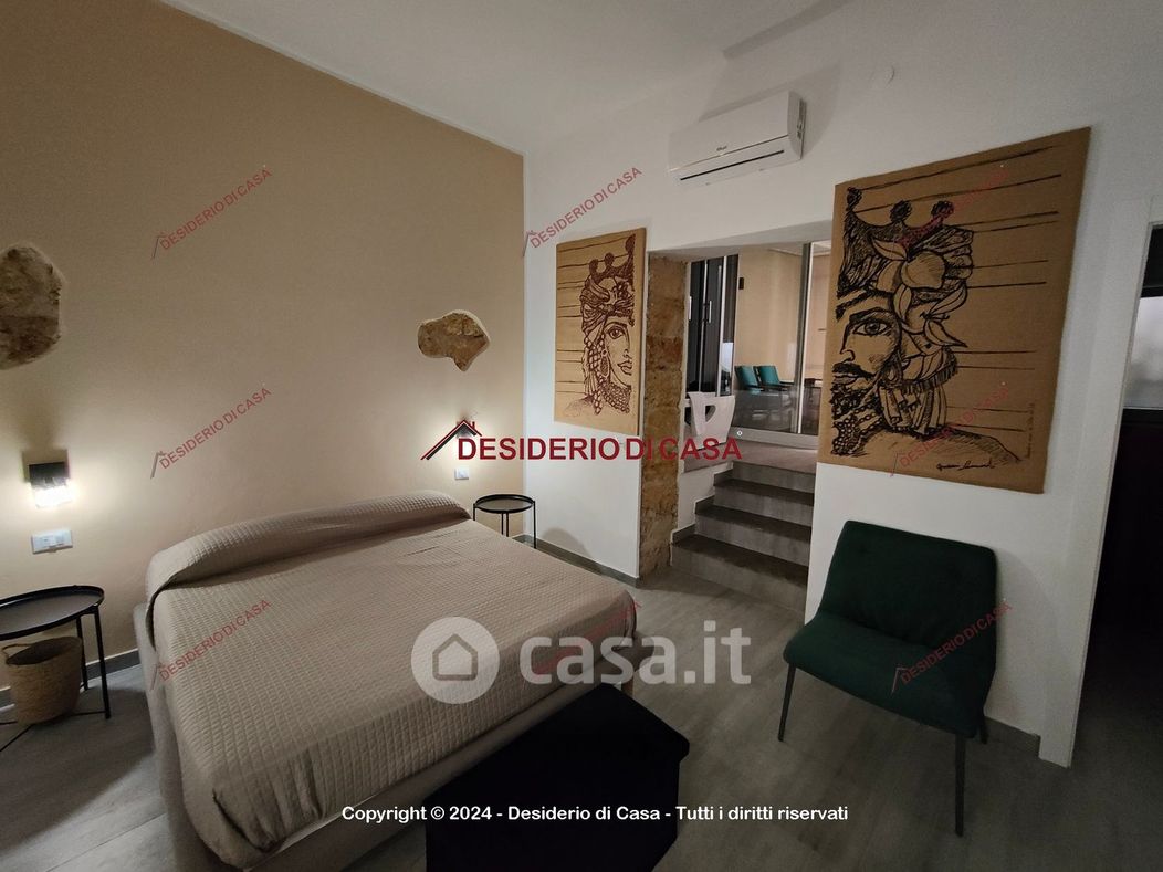 Appartamento in Vendita in Via Emerico Amari 99 a Palermo