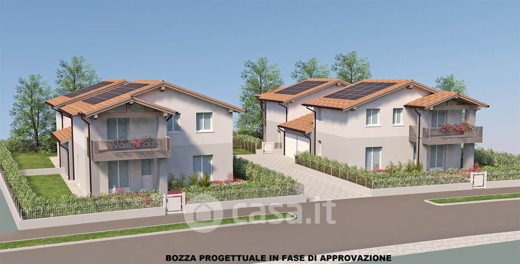 Casa Bi/Trifamiliare in Vendita in Via Carducci a Castelnuovo del Garda