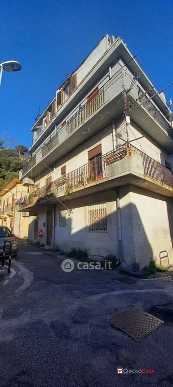 Appartamento in Vendita in Via Giarre a Messina