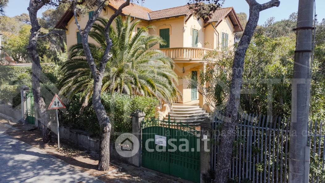 Casa indipendente in Vendita in Via Tina Di Lorenzo a Livorno