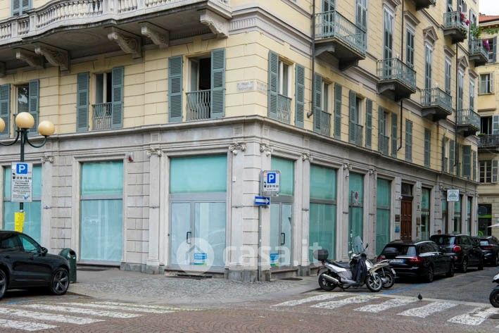 Negozio/Locale commerciale in Affitto in Piazza Solferino 3 a Torino