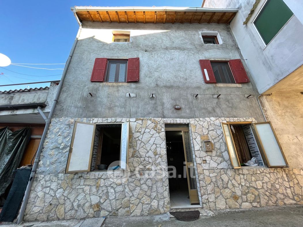 Rustico/Casale in Vendita in Via Pietro Niselli a San Giovanni Ilarione