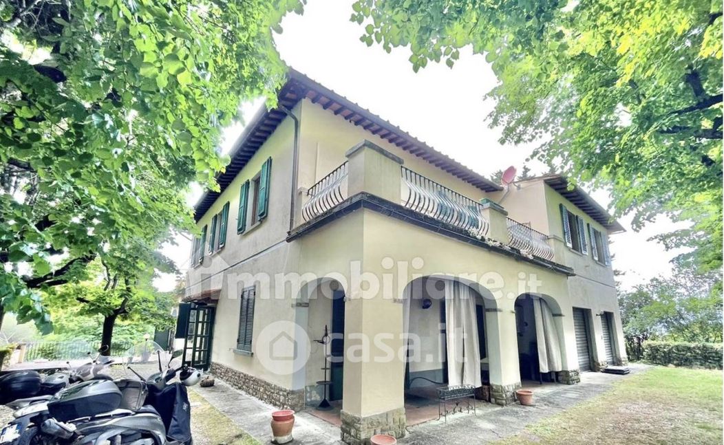 Casa indipendente in Vendita in Via della Pescaia a Firenze