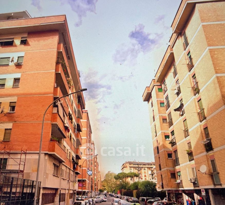 Appartamento in Vendita in Via Pescaglia n. 93 93 a Roma