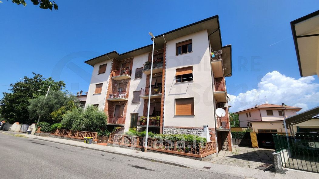 Stabile / Palazzo in Vendita in Via Ginetto Calamandrei a Montecatini-Terme