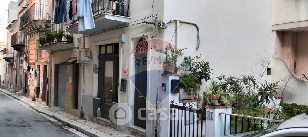 Casa indipendente in Vendita in Via Nino Bixio 29 a Ragusa