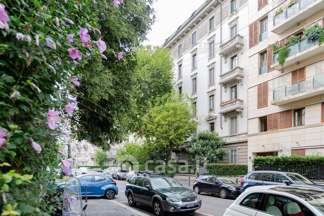 Appartamento in Vendita in Via Carlo Crivelli 6 a Milano