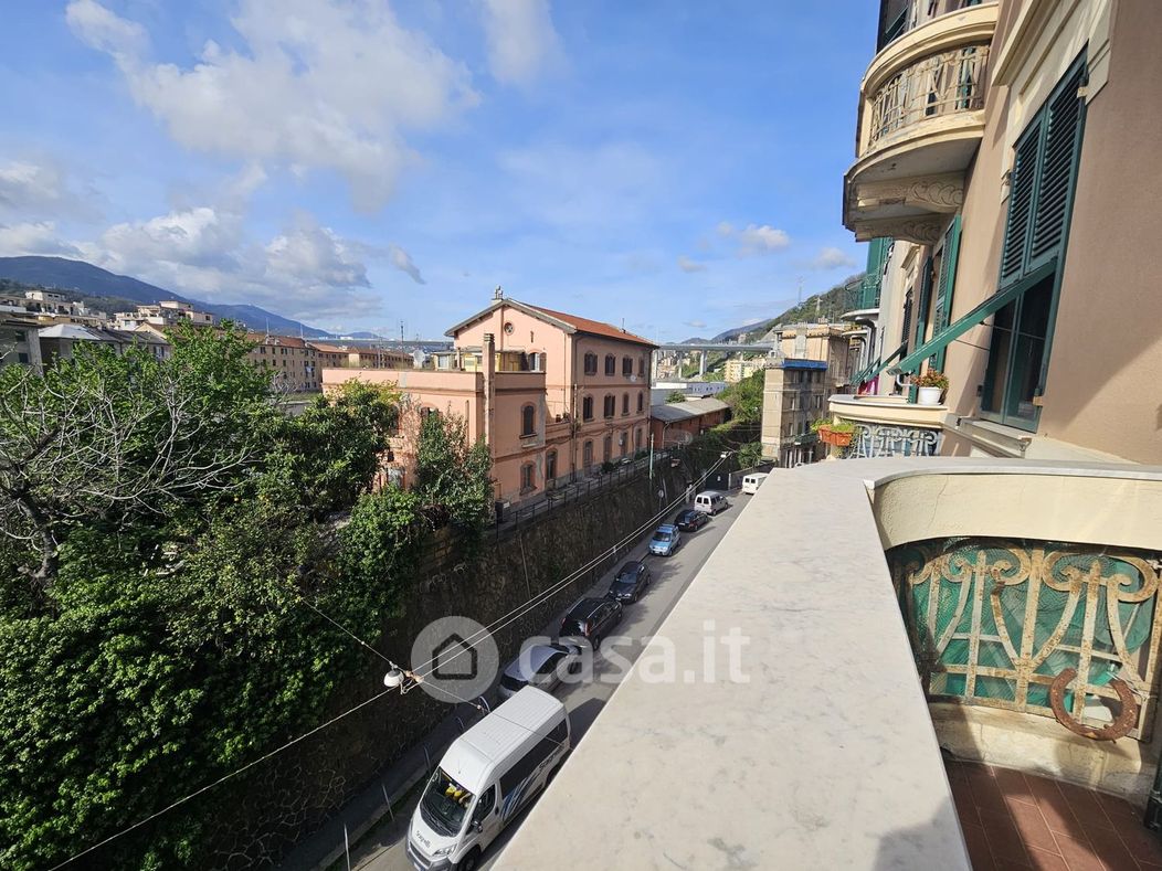 Appartamento in Vendita in Via del Campasso a Genova