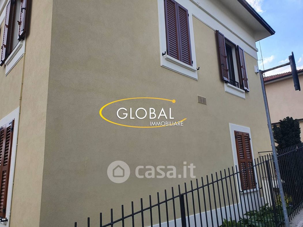 Casa indipendente in Vendita in Via Falconara a Ancona