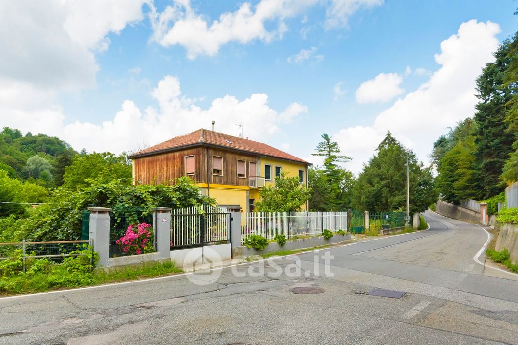Casa indipendente in Vendita in Strada Val San Martino 142 a Torino