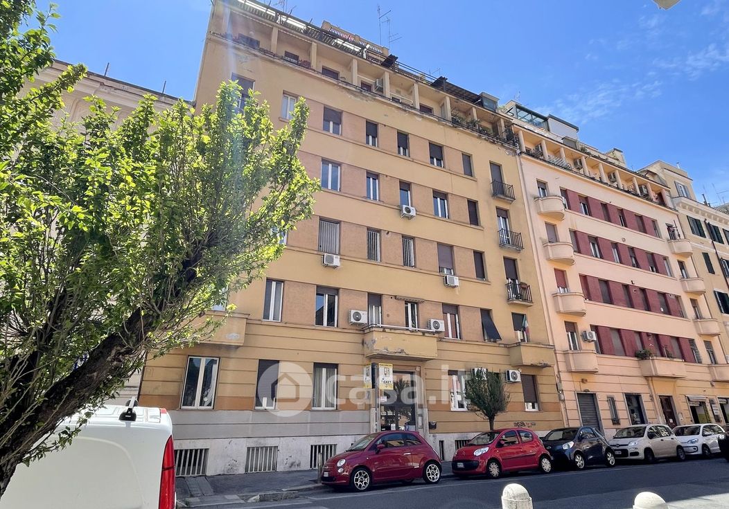 Appartamento in Vendita in Via Cunfida 16 a Roma