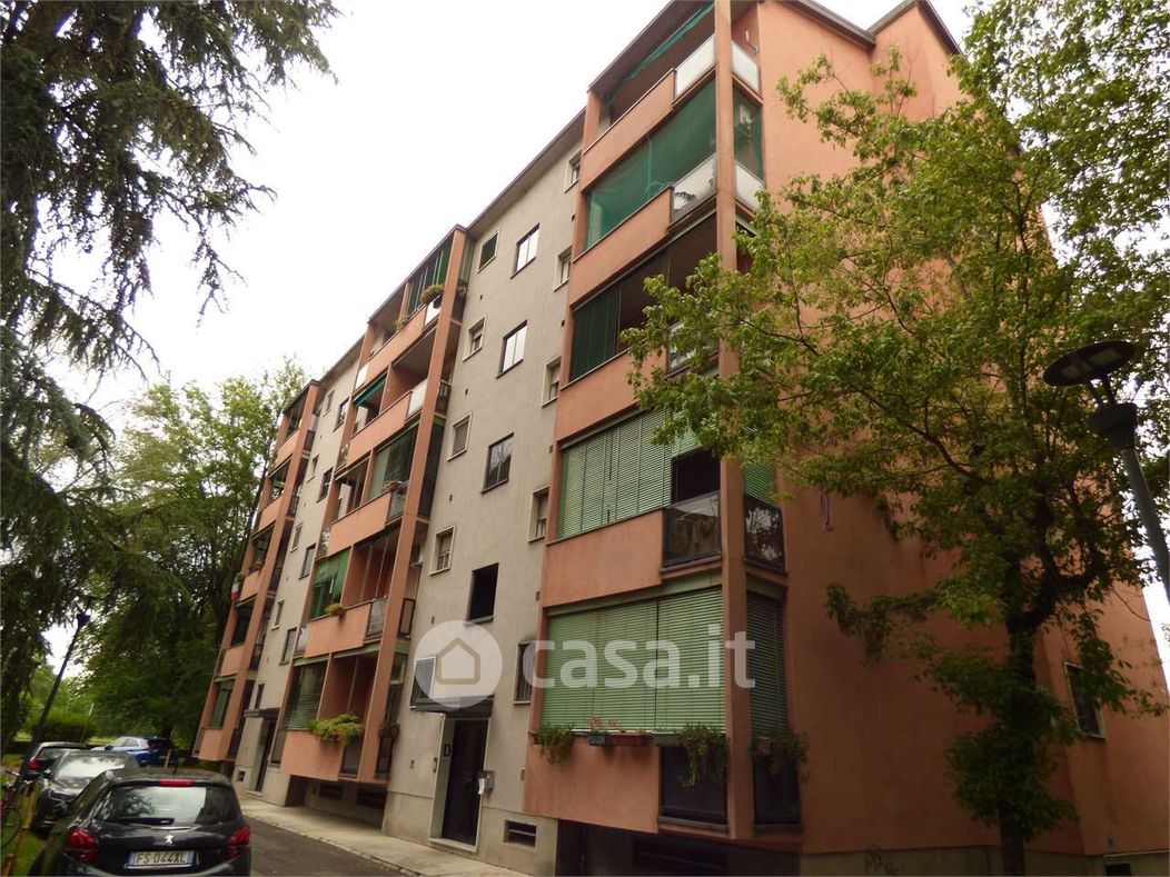Appartamento in Vendita in Via Teano 36 a Milano