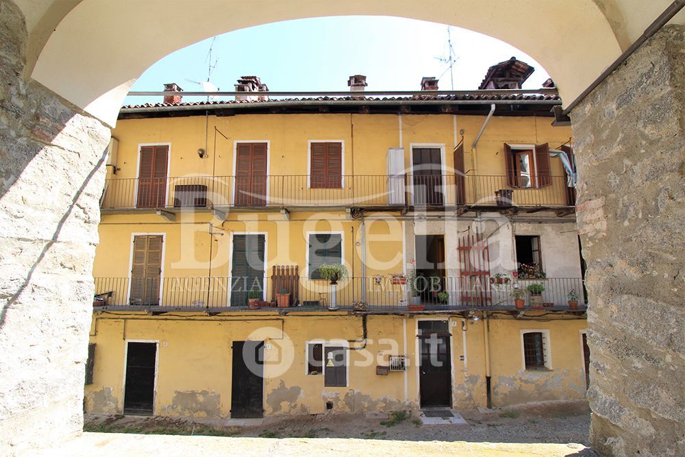 Casa indipendente in Vendita in Via Costa di Riva 7 a Biella
