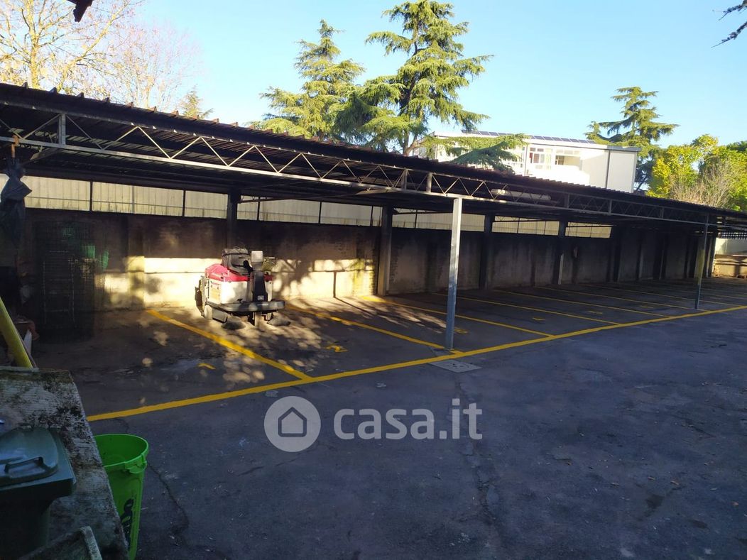 Garage/Posto auto in Affitto in Via Giuliano Bugiardini 1 a Firenze
