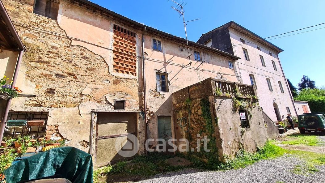 Casa indipendente in Vendita in Via Nuova per Pisa a Lucca