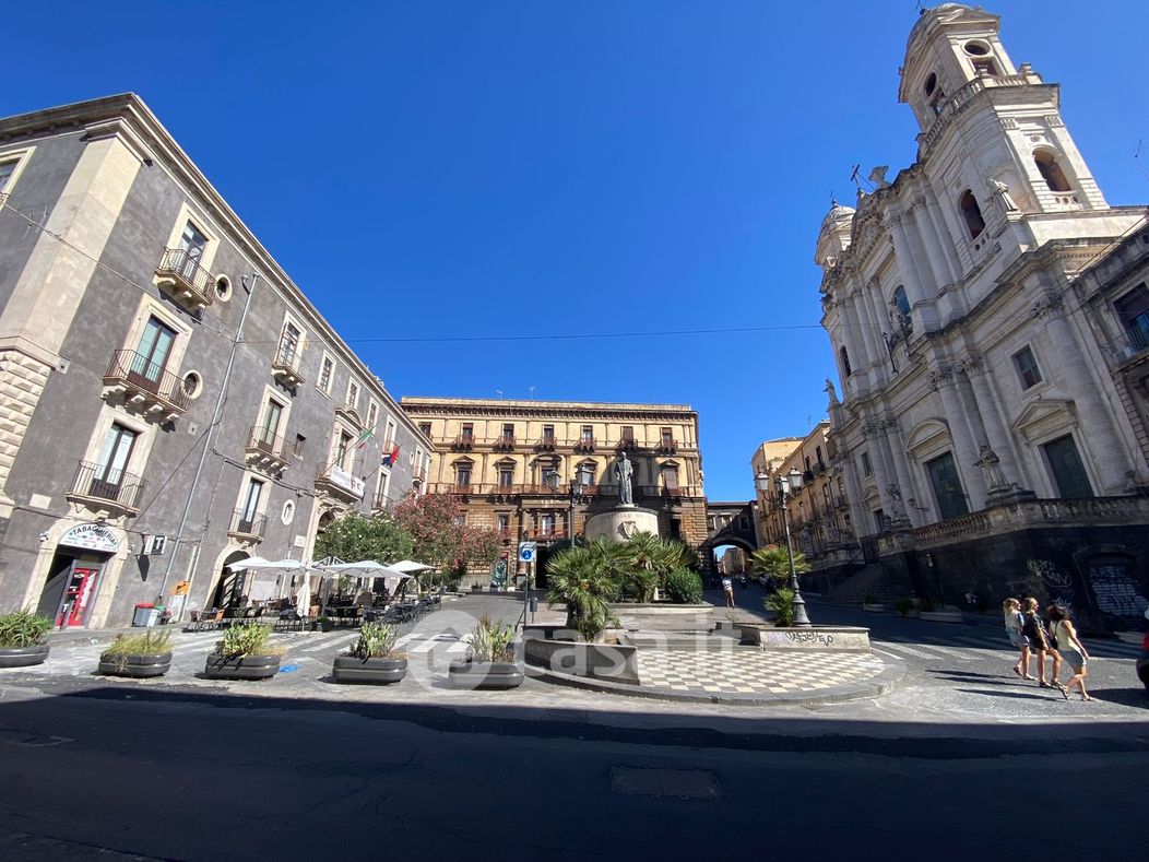 Appartamento in Vendita in Piazza San Francesco d'Assisi 3 a Catania