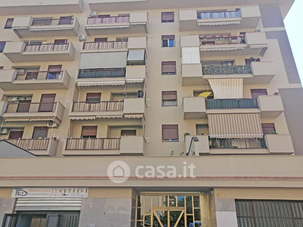 Appartamento in Vendita in Via Caduti sul Lavoro 76 a Palermo