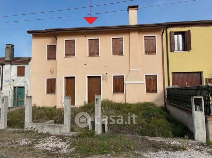 Casa indipendente in Vendita in Via Livelli a Piacenza d'Adige