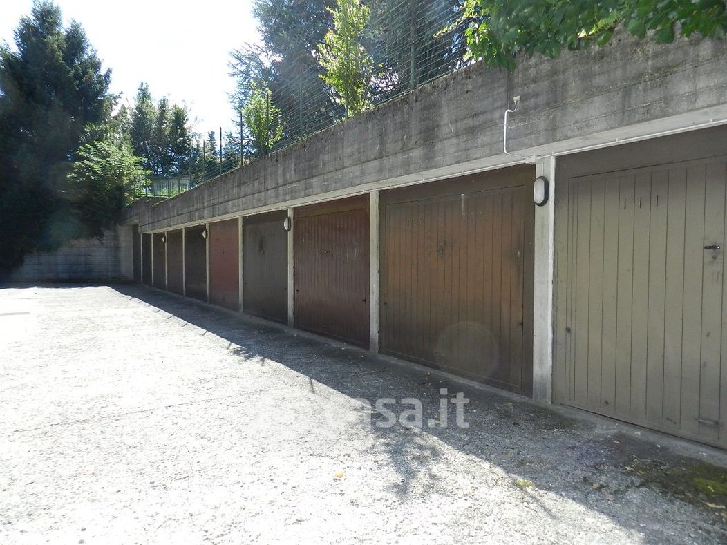 Garage/Posto auto in Vendita in Via Obizzone da Bernareggio 64 a Bernareggio