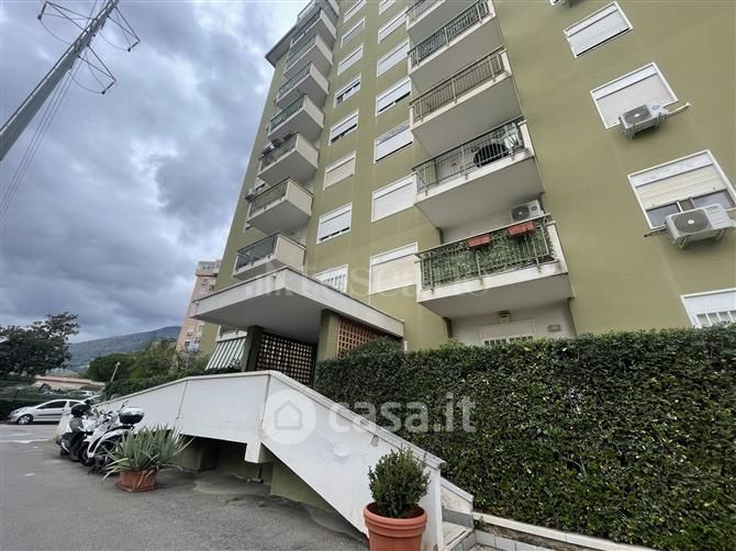 Appartamento in Vendita in Via Luigi Cosenz a Palermo