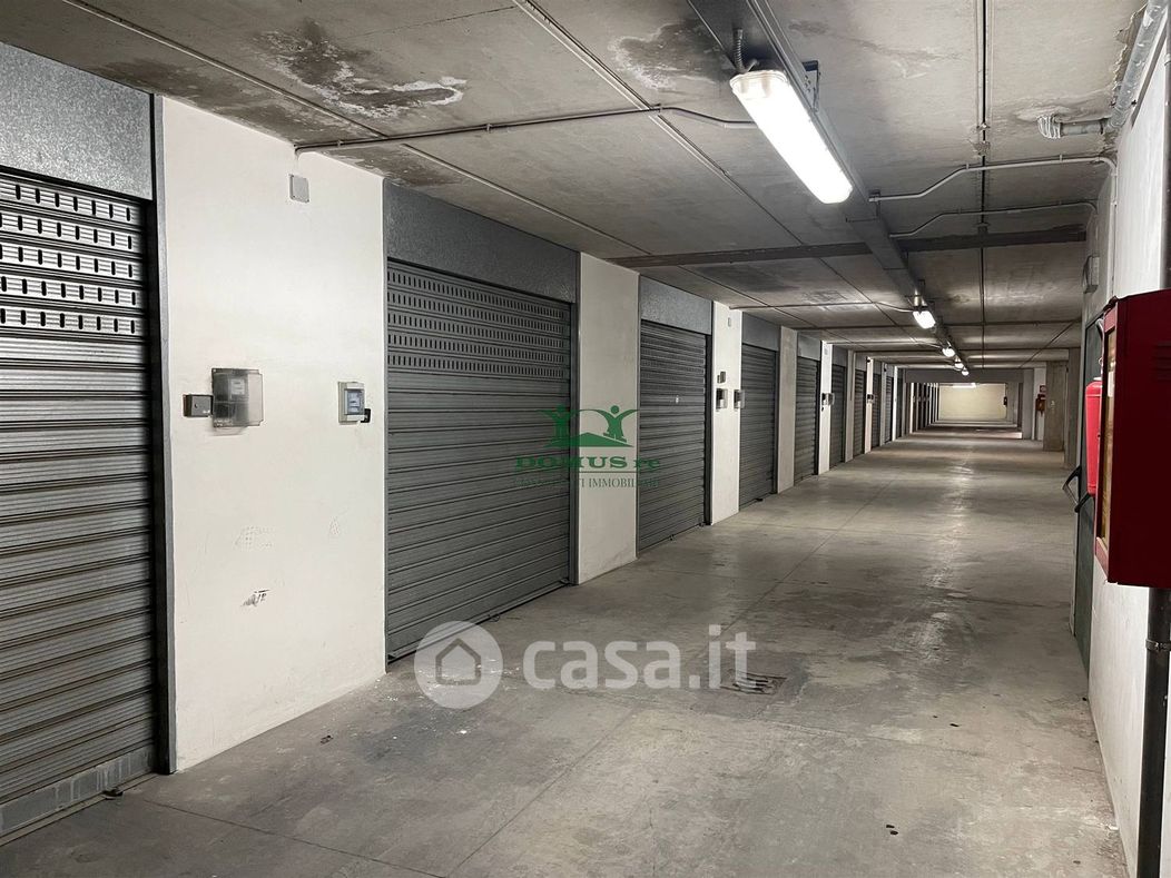 Garage/Posto auto in Vendita in Viale Venezia Giulia a Andria