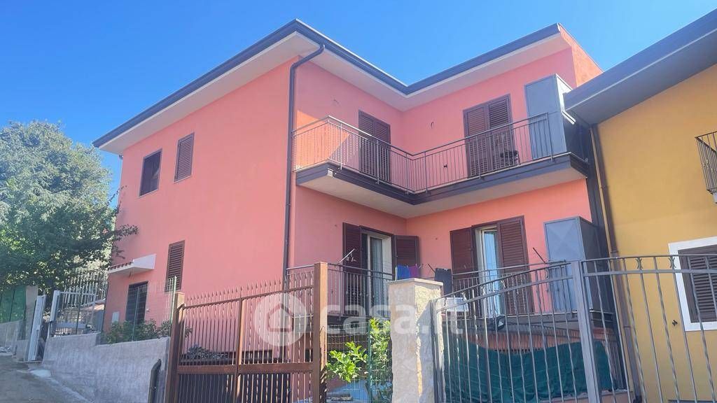 Casa Bi/Trifamiliare in Vendita in Via Monfalcone 70 a Belpasso