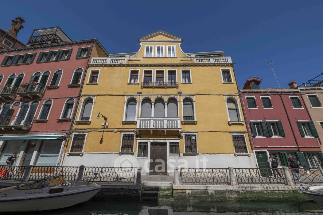 Appartamento in Vendita in Sestiere Santa Croce 887 a Venezia