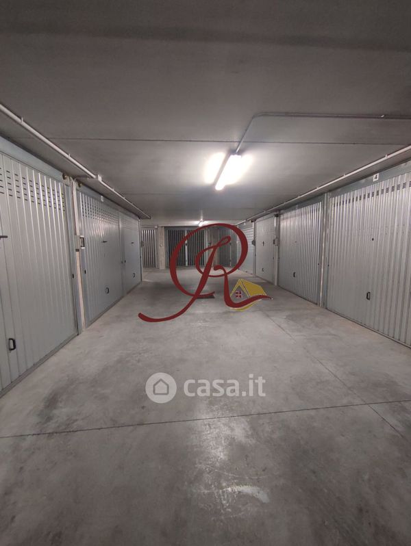 Garage/Posto auto in Vendita in Via Francesco Marconi 37 a Roma