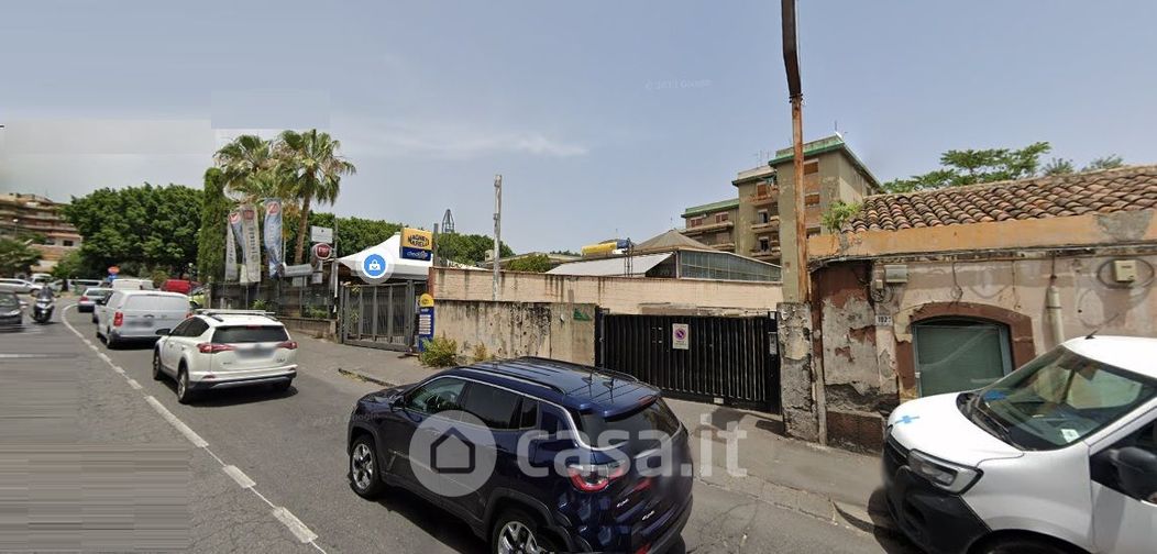 Garage/Posto auto in Affitto in Via Duca Degli Abruzzi 192 a Catania