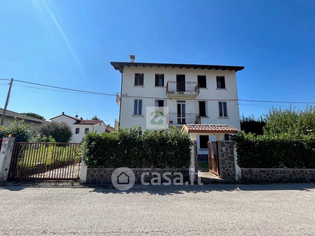 Casa indipendente in Vendita in Via Cà Bottara 47 a Schio