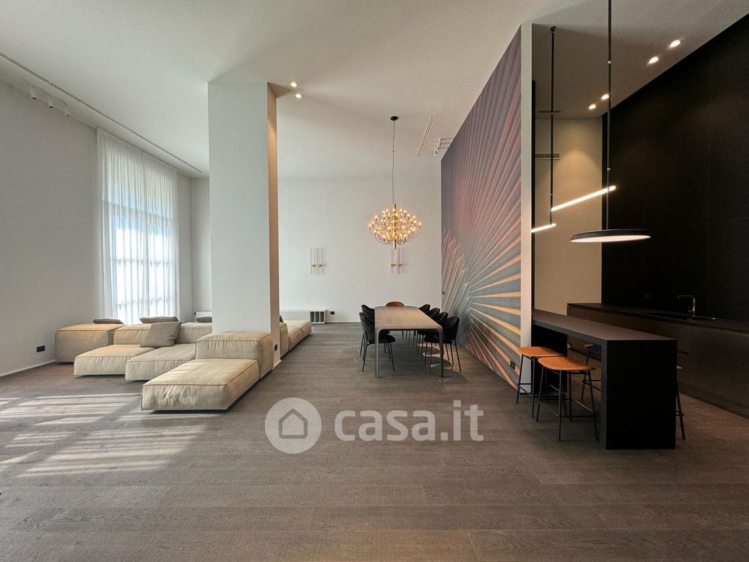 Appartamento in Vendita in Via Selvanesco 77 a Milano