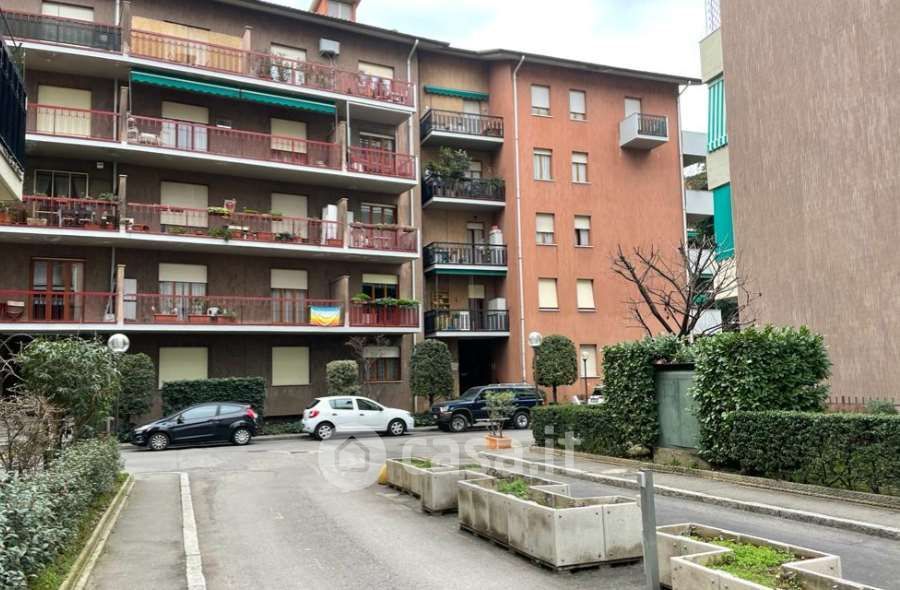 Negozio/Locale commerciale in Vendita in Via Giosuè Carducci a Bergamo