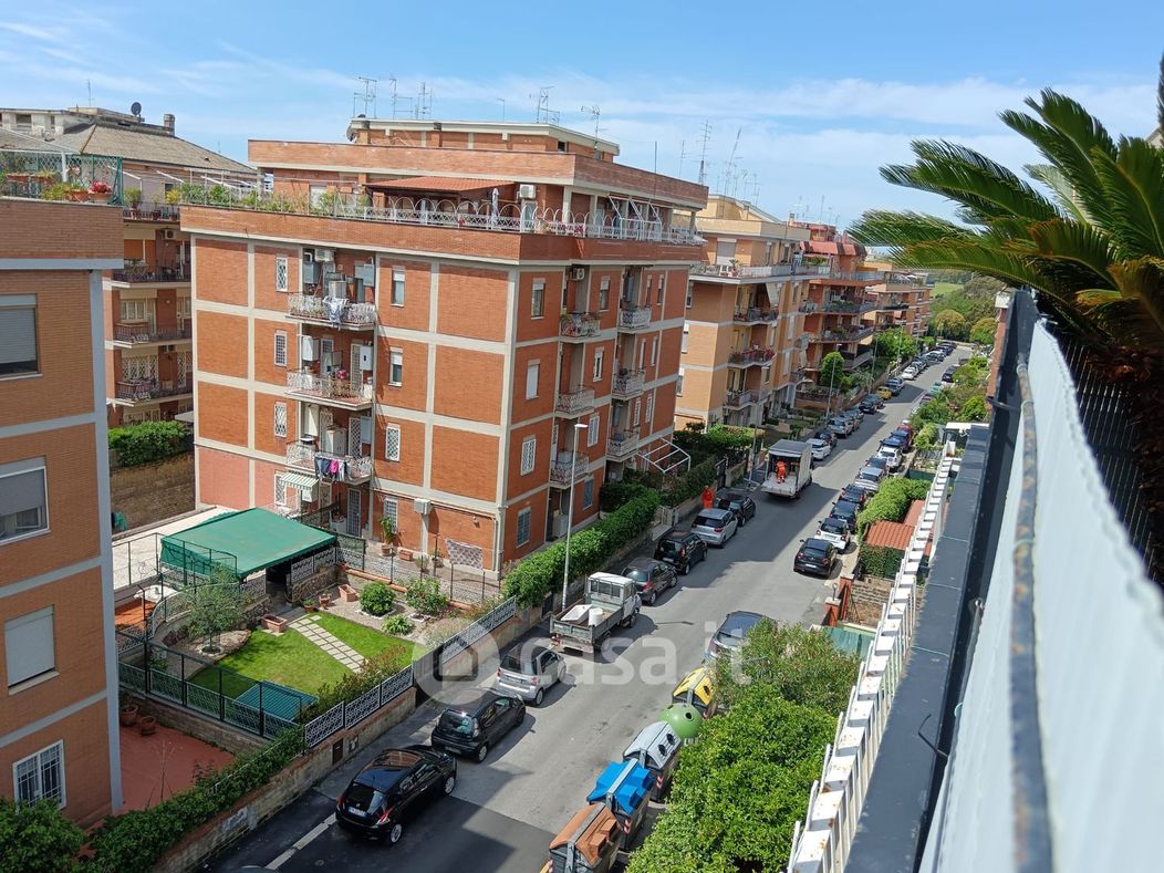 Appartamento in Vendita in Via Andrea del Verrocchio a Roma