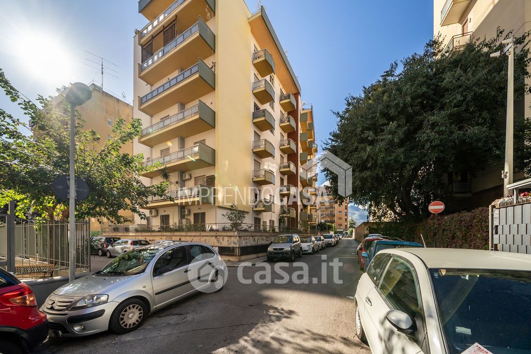 Appartamento in Vendita in Via Umberto Giordano 73 b a Palermo