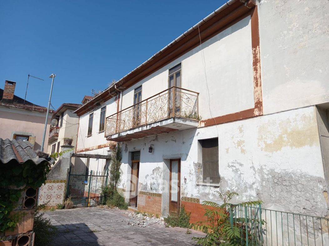 Casa indipendente in Vendita in Via San Salvatore 84 a Avellino