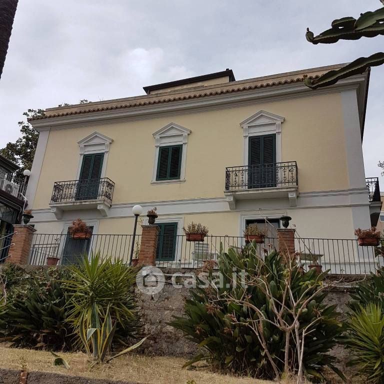 Villa in Vendita in Viale Giostra a Messina