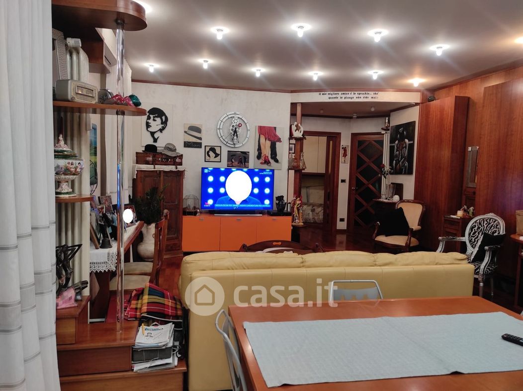 Appartamento in Vendita in Via Sospello a Torino