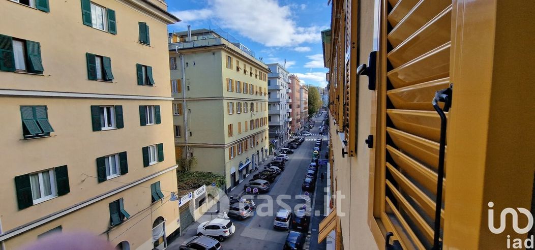 Appartamento in Vendita in Via Pisacane 18 a Genova