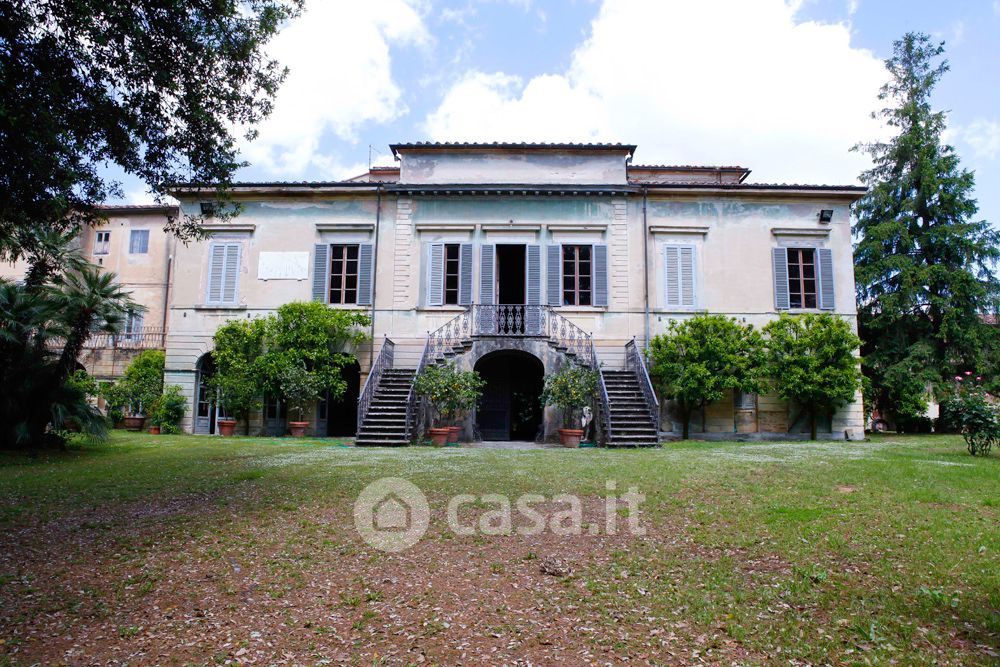Villa in Vendita in Via Roma a Crespina Lorenzana